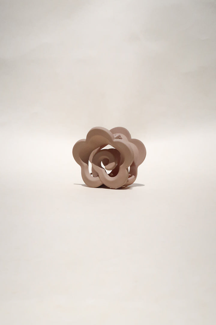 Midi Claw in Chocolate Flower